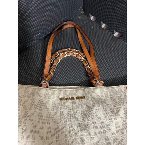 MICHAEL KORS HARPER VANILLA WHITE PVC CHAIN‎ TOTE HAND BAG PURSE Gold Trim Nice - Picture 13 of 13